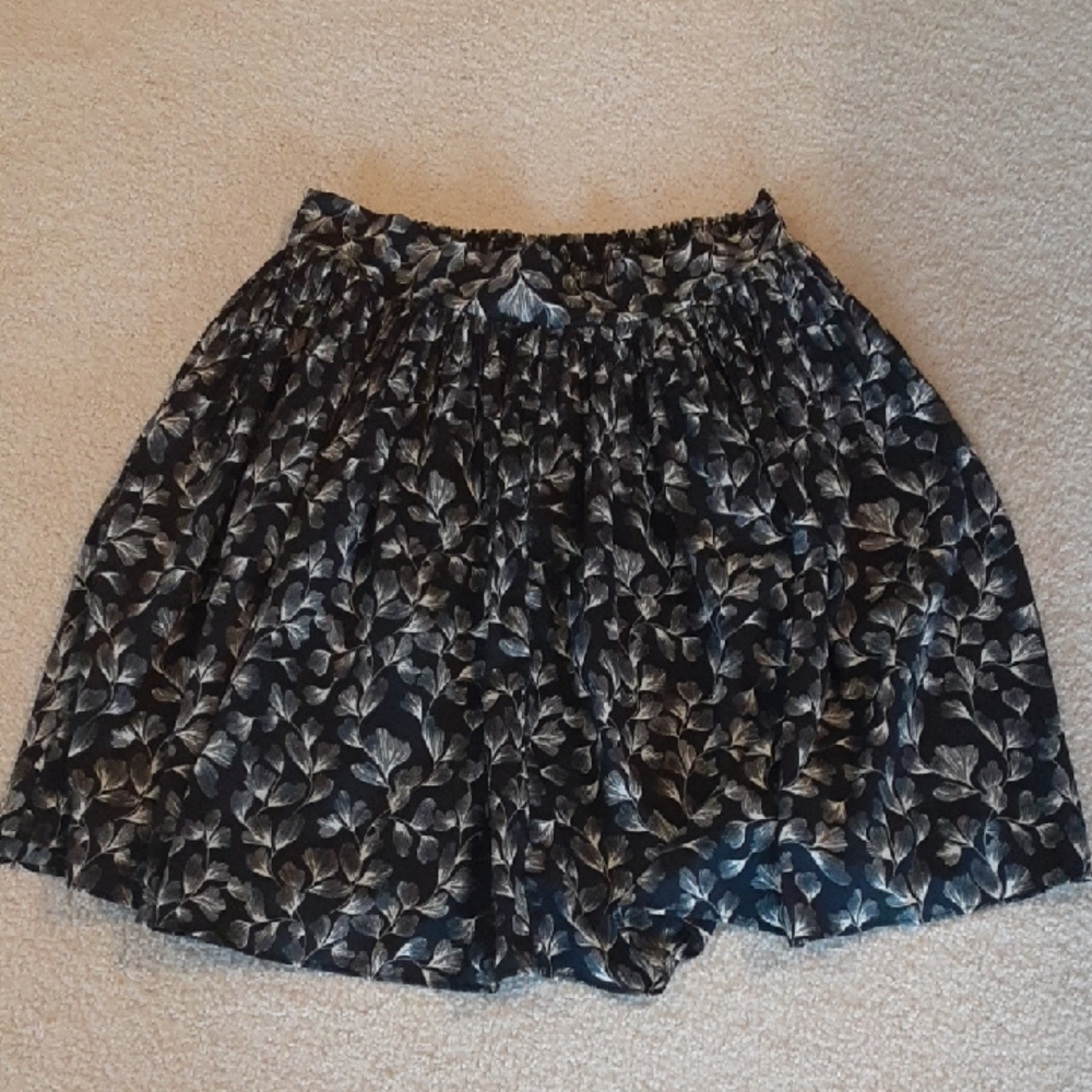 Merona Black Skirt with Cream Floral Print Large